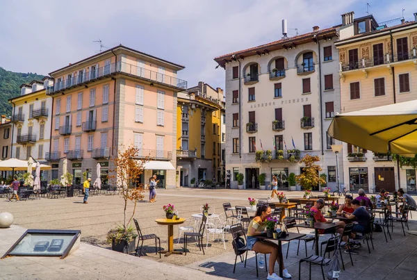 Como Italia Agosto 2020 Personas Terraza Plaza Volta Piazza Alessandro —  Fotos de Stock