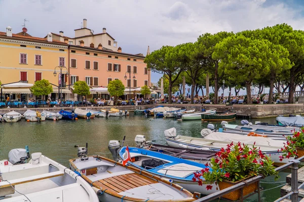 Desenzano Del Garda Ιταλία Αυγούστου 2020 Μικρά Σκάφη Αναψυχής Στο — Φωτογραφία Αρχείου