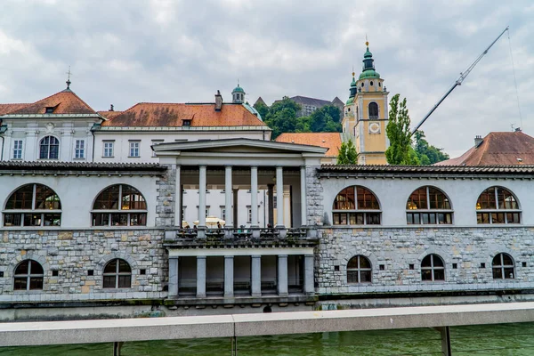 Ljubljana Slovenya Haziran 2020 Ljubljanica Nehri Nin Geleneksel Mimarisi Arkada — Stok fotoğraf