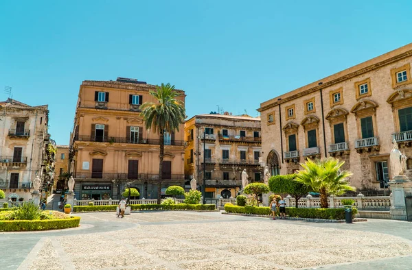 Palermo Italia Julio 2020 Una Plaza Con Edificios Tradicionales Sicilianos —  Fotos de Stock
