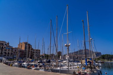Palermo, İtalya - 30 Temmuz 2020 - Palermo, Sicilya limanında özel yelkenli tekneleri