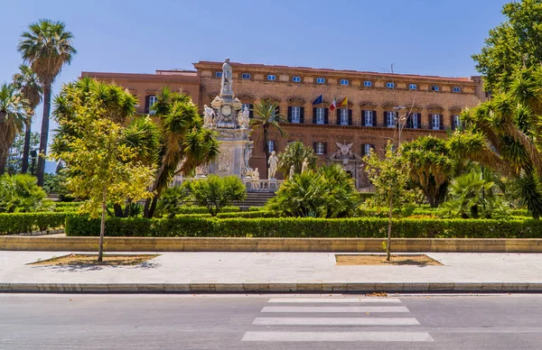 Palermo Italia Julio 2020 Palacio Norman Palermo Sicilia Con Estatuas — Foto de Stock