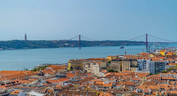 Panoramiczny Widok Lotu Ptaka Lizbony Portugalii Mostem Kwietnia Sanktuarium Chrystusa — Zdjęcie stockowe