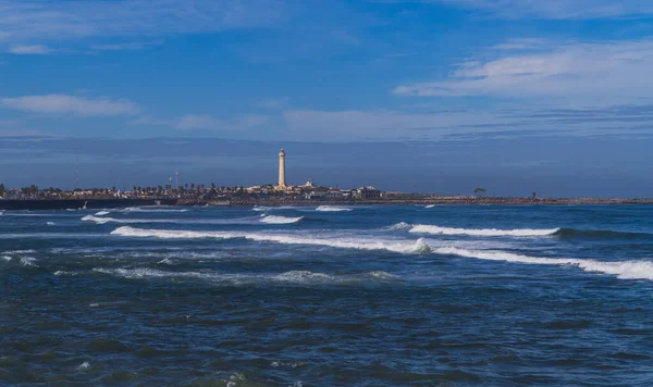 モロッコのカサブランカ 2021年1月25日 背景にエルハンク灯台と大西洋のパノラマビュー — ストック写真