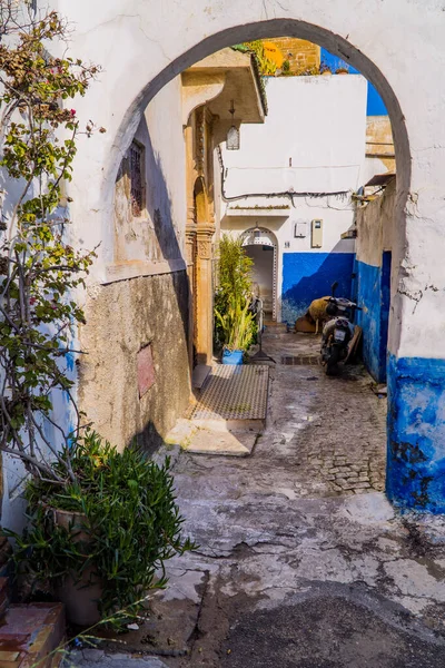 Rabat Marokko Januar 2021 Vertikale Straßenaufnahme Von Tor Motorrad Und — Stockfoto