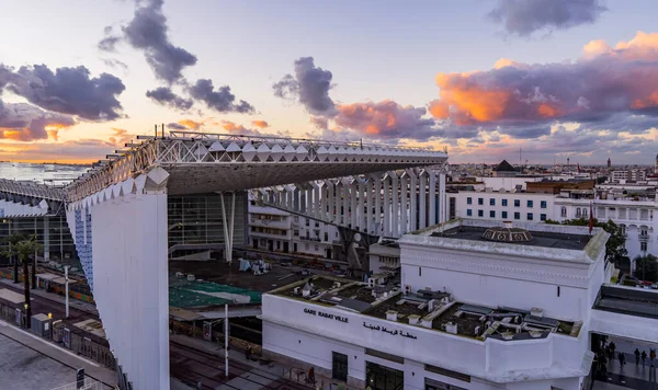 2021年1月12日 摩洛哥拉巴特 日落时分 拉巴特市中心的拉巴特市政厅火车站全景 — 图库照片