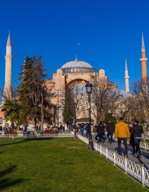 İstanbul, Türkiye - 1 Şubat 2021 - Ayasofya Büyük Camii 'nin dikey görünümü