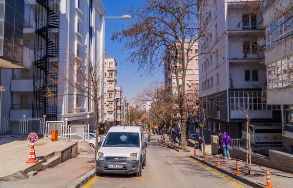 Ankara Törökország Március 2021 Utcai Fotózás Fák Épületek Autók Belvárosában — Stock Fotó