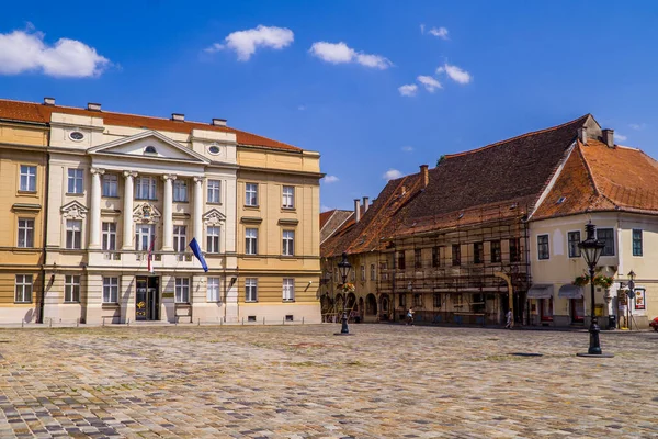 Zagreb Kroatië Juni 2020 Mensen Oude Middeleeuwse Gebouwen Het San — Stockfoto