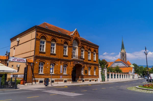 Záhřeb Chorvatsko Června 2020 Stará Budova Kostelem Pozadí Centru Záhřebu — Stock fotografie