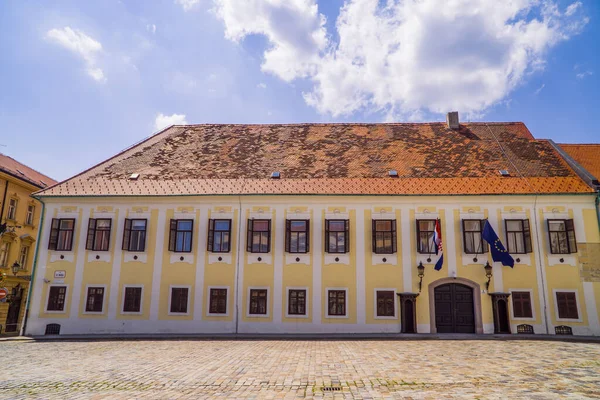 Zagreb Kroatië Juni 2020 Regeringskantoor Banski Dvori Nabij Kerk Van — Stockfoto