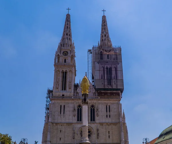 Kathedraal Van Zagreb Met Rechter Toren Renovatie — Stockfoto