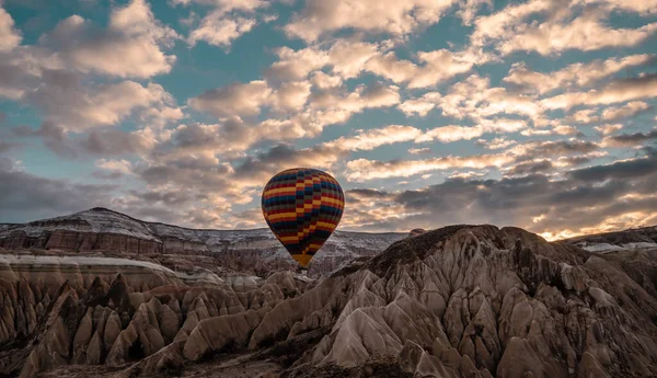 Piękny Widok Lotu Ptaka Krajobrazy Kapadocji Turcja Bajkowymi Kominami Góry — Zdjęcie stockowe
