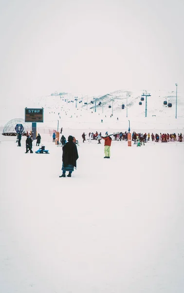 Erciyes Ski Resort Turkey March 2021 Vertical View Skiers Gondola — стокове фото