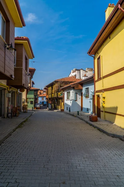Eskisehir Turquia Março 2021 Foto Rua Vertical Coloridas Casas Otomanas — Fotografia de Stock