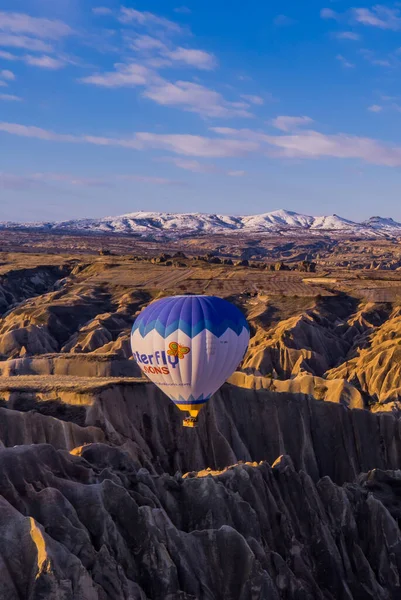 Goreme Kapadocja Turcja Marca 2021 Pionowy Widok Lotu Ptaka Balonów — Zdjęcie stockowe
