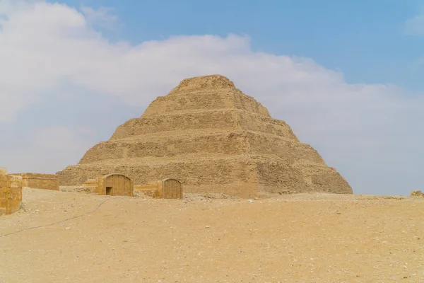 Una Vista Pirámide Djoser Saqqara Pirámide Más Antigua Todo Egipto —  Fotos de Stock