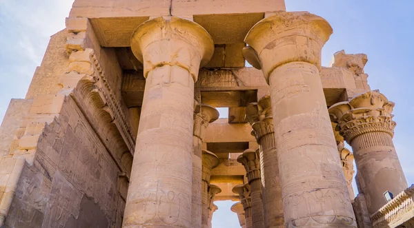 Antiguas Columnas Egipcias Templo Kom Ombo Río Nilo Egipto —  Fotos de Stock