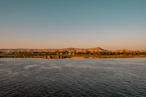 Prachtig Panoramisch Zonsondergang Uitzicht Oevers Van Nijl Bij Luxor Egypte — Stockfoto