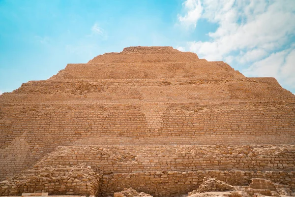 Ισόγειο Άποψη Της Πυραμίδας Του Djoser Στη Saqqarah Παλαιότερη Πυραμίδα — Φωτογραφία Αρχείου