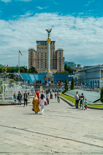 乌克兰基辅 2021年6月5日 独立广场的垂直街道摄影 Maidan Nezalezhnosti — 图库照片