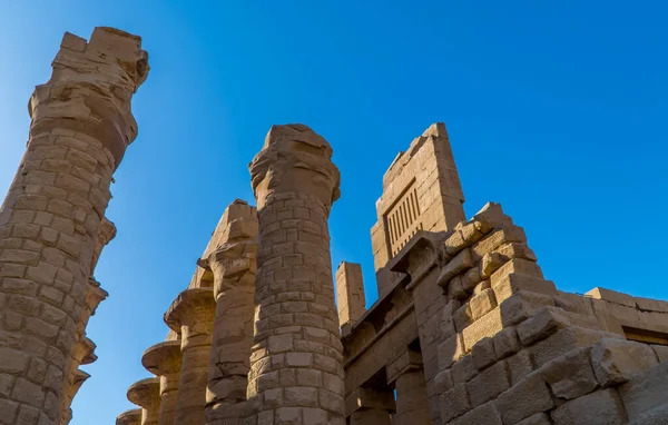 Luxor Egito Abril 2021 Colunas Ruínas Egípcias Antigas Templo Karnak — Fotografia de Stock