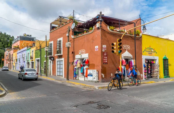 Cholula Mexico Augustus 2021 Koloniale Architectuur Fietsers Winkels Pueblo Magico — Stockfoto