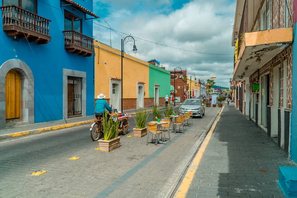 Cholula Mexico Augustus 2021 Fietsenverkoper Met Koloniale Architectuur Pueblo Magico — Stockfoto