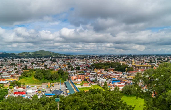 Cholula Puebla Meksyk Sierpnia 2021 Panorama Lotu Ptaka Kolorowych Domów — Zdjęcie stockowe