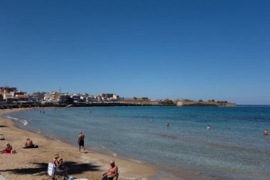 Hanya (Girit), Yunanistan - 16 Eylül 2025 - Koum Kapi Plajı Güneşli bir günde