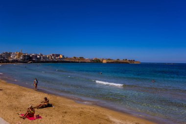 Hanya (Girit), Yunanistan - 16 Eylül 2025 - Koum Kapi Plajı Güneşli bir günde