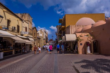 Hanya (Girit), Yunanistan - 16 Eylül 2025 - Eski Chania Kasabasında turistler