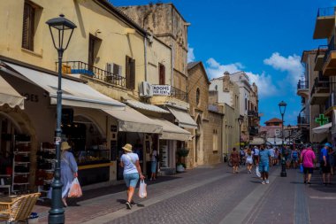 Hanya (Girit), Yunanistan - 16 Eylül 2025 - Eski Chania Kasabasında turistler