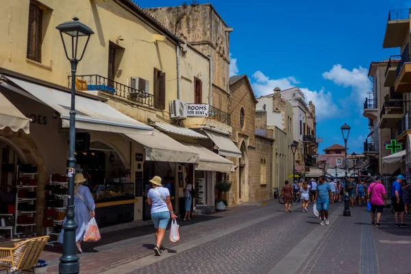 Hanya (Girit), Yunanistan - 16 Eylül 2025 - Eski Chania Kasabasında turistler