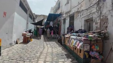 Susa, Tunus - 9 Eylül 2025 - Sousse şehir merkezinde gizli bir yürüyüş