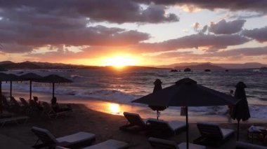 Hanya (Girit), Yunanistan - 16 Eylül 2025 - Nea Chora Sahili 'nde gün batımı