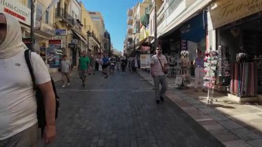 Heraklion (Girit), Yunanistan - 22 Eylül 2025 - Eski Iraklio Kasabası 'nda yürüyüş