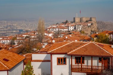 Ankara, Türkiye - 5 Aralık 2025 - Ankara Kalesi 'nin tepesi