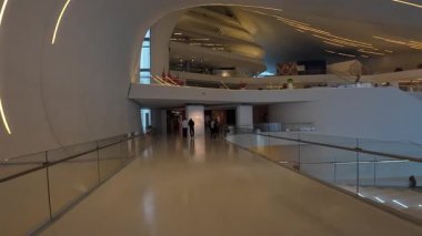 Bakü, Azerbaycan - 9 Aralık 2025 - Heydar Aliyev Kültür Merkezi