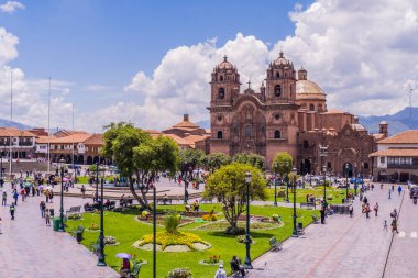 Cusco, Peru - 27 Şubat 2026 - Cusco 'nun ana meydanı (Plaza Mayor)