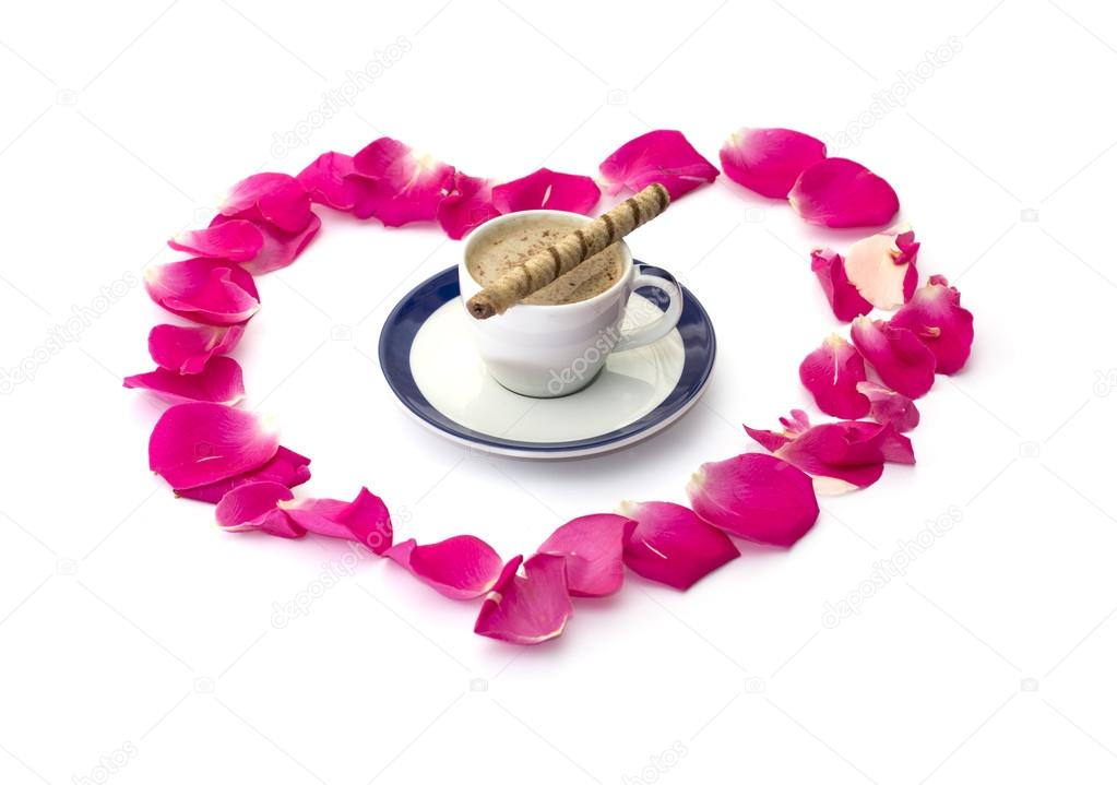 The lobes of roses which are laid out and cup of coffee, subject love