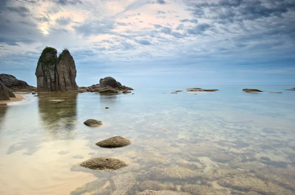 L'alba del Pacifico in spiaggia . — Foto Stock