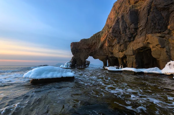 Küste Wintermeer. — Stockfoto