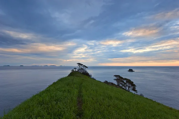 Cloudy dawn on the quiet sea. — Stock Photo, Image