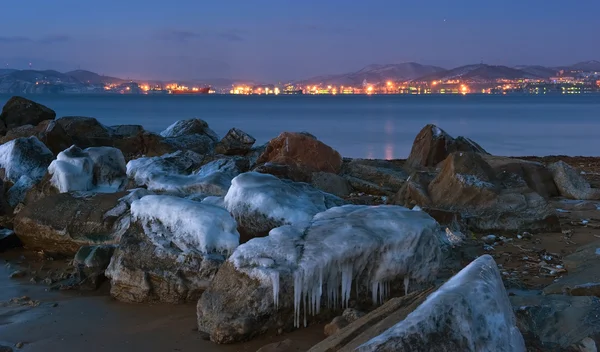 Vista do porto de Nakhodka no início da manhã de inverno . — Fotografia de Stock