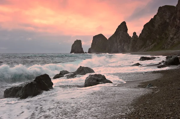 Alarm soluppgången vid Cape fyra stenar. — Stockfoto