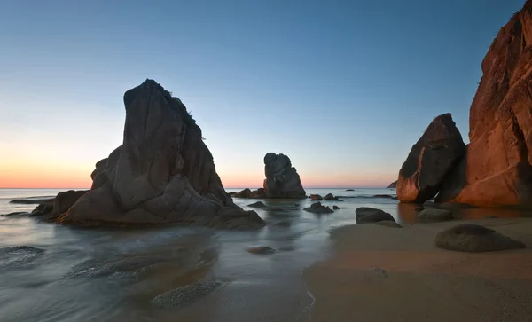 La mattina presto sulla riva dell'Oceano Pacifico . — Foto Stock