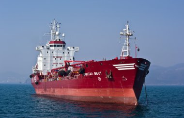 Tanker Crystal Batı yollar bağlantılı. Nakhodka Bay. Doğu (Japonya) deniz. 19.04.2014