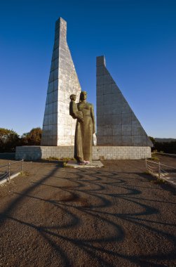 Nakhodka şehir düşmüş denizcileri için anıt.