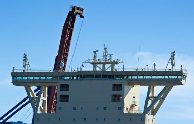 Üst yapı konteyner gemisi Marstal Maersk yakın çekim. Nakhodka Bay. Doğu (Japonya) deniz. 30.05.2014